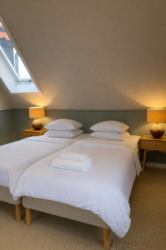 Room 4, Klippen Hotel - Skt. Jørgens Gaard, Bornholm