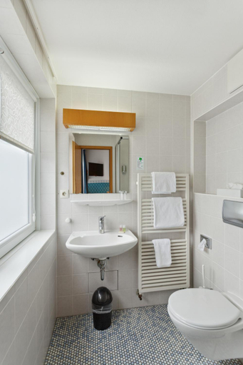 Bathroom 4, Hotel Blaue Ecke, Ahrweiler