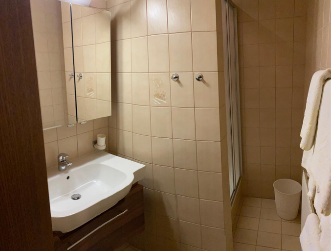 Bathroom 3, Landhaus Engadin, Landeck