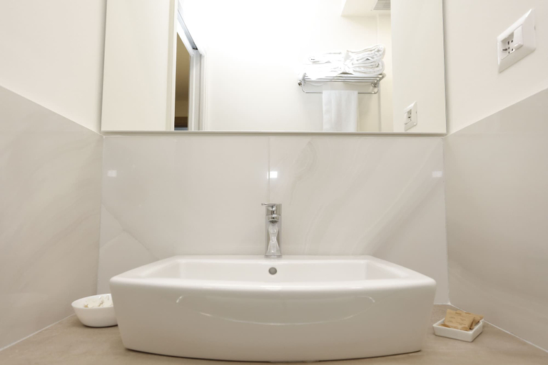 Bathroom 5, Path House by Wonderful Italy, Catania