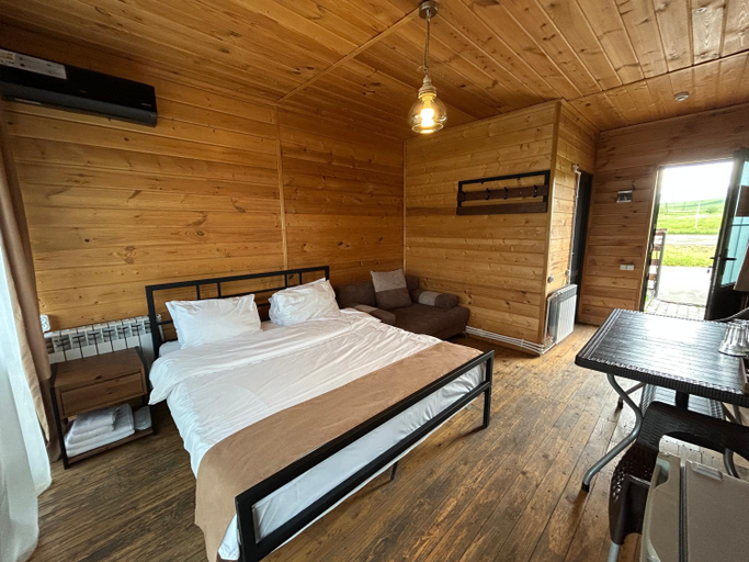 Bedroom 2, V&V Hotel