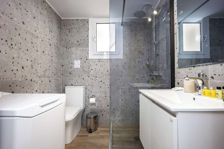 Bathroom 2, Bright Cozy 2BR l Balcony & Work Corner, Attica