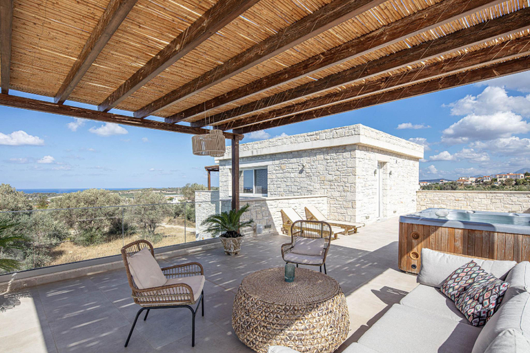 2, Mandana Villa - With Heated Pool & Jacuzzi, Crete