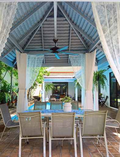 Food & Drinks 5, Four Bedroom Villa Private Pool BBQ & Free Parking, Pattaya
