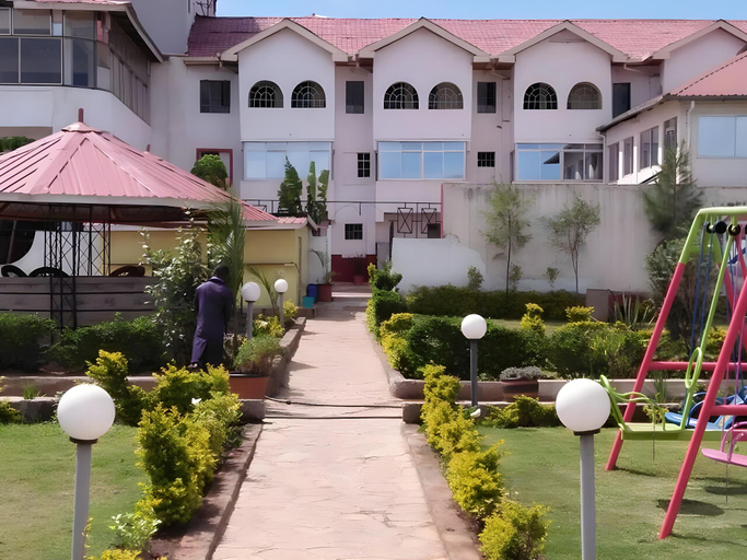 Garden, NEWSTEAD HOTEL AND APARTMENTS, Naivasha