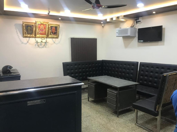 Others 4, Shri Vasant Lodge, Dharwad
