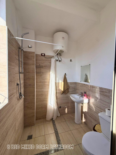 Bathroom 2, The Galley Party Hostel, Shkodrës