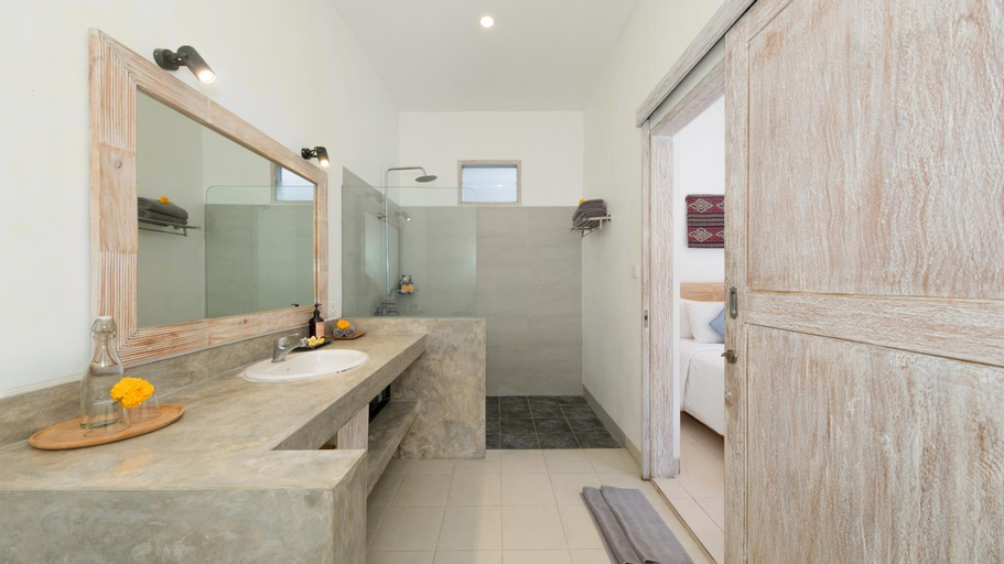 Bathroom 4, Villa Hiburan 1 by Villa Finder, Badung