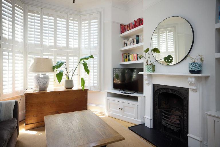 Living area 5, Hearth Behind the Shutters - Greenwich, London