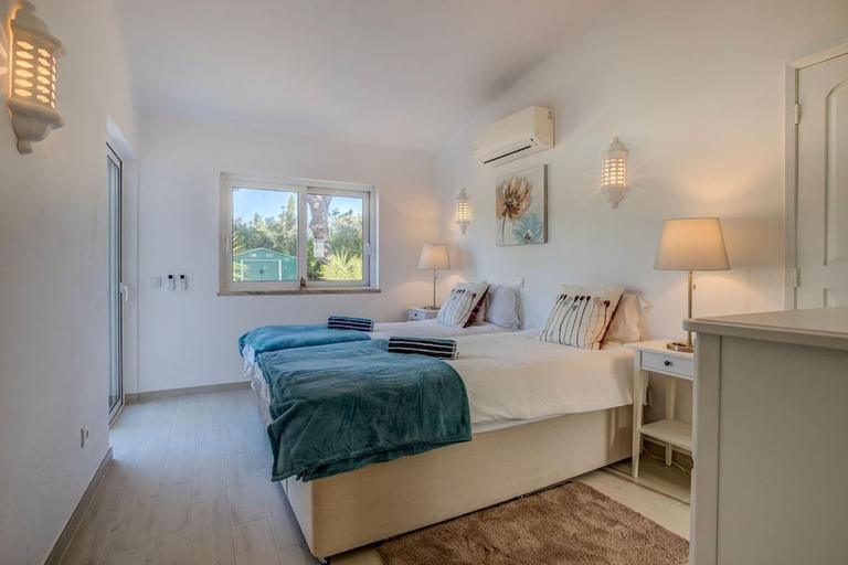 5, 66 ADM Clara Beautifully Renovated Villa, Lagoa