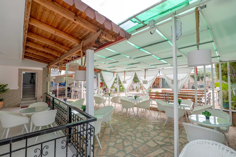 Food & Drinks 4, Villa Fjori Ksamil, Sarandës