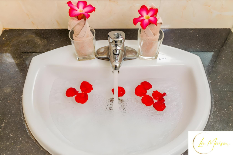 Bathroom, Maison Hotel & Apartment, Da Nang