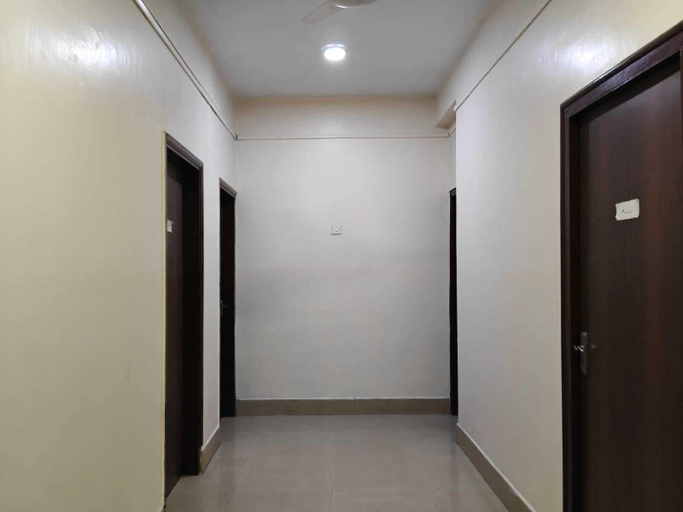 Others 5, Amit Hotel, Kolkata