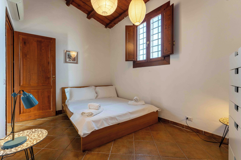 Others 5, Solemar Sicilia - Casa Ernesto, Palermo