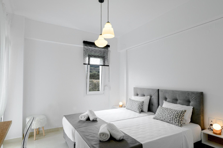 1, Luxury Villa Oasis, 11 bedrooms with Heated Pool, Crete