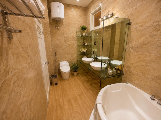 Bathroom 3, Dalat Terrasse Des Roses Villa, Đà Lạt