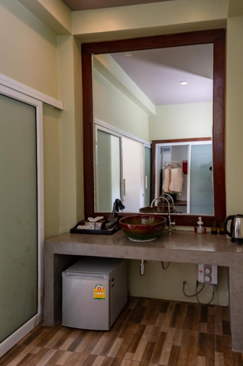 Bathroom 3, Koh Mak White Sand Beach, K. Ko Kut