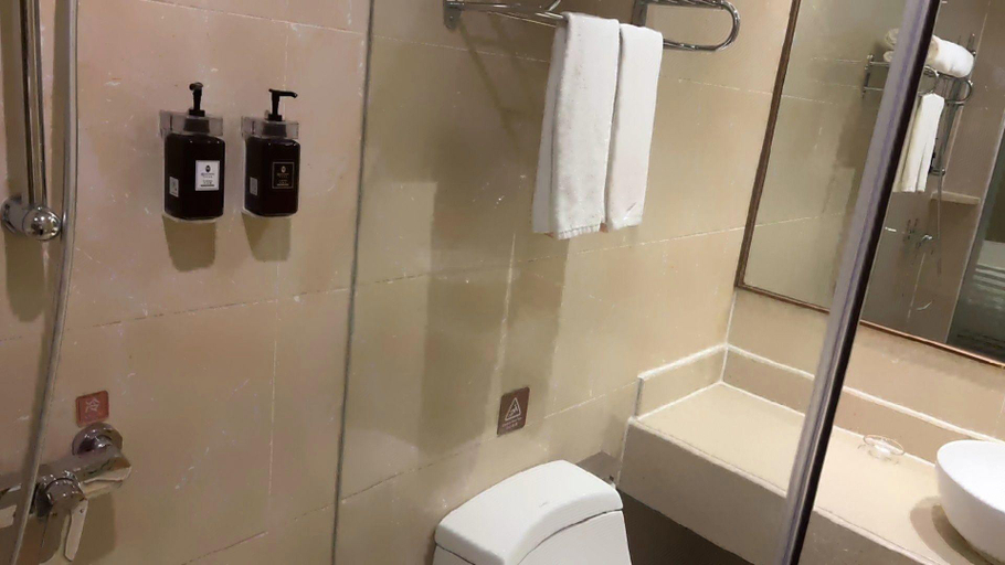 Bathroom 3, Vienna Hotel Guangdong Zhuhai Doumen Daxin Xinduhui, Zhuhai
