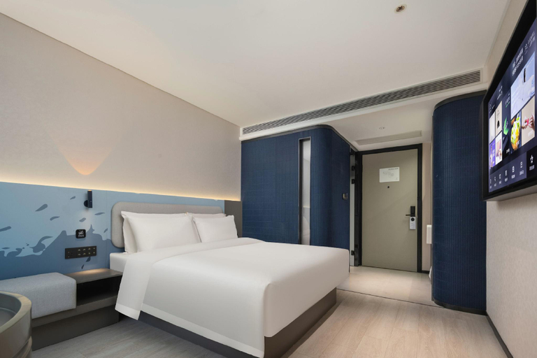 Bedroom 2, Wuhan Hankou Railway Station South Square Light Stay Hotel, Wuhan