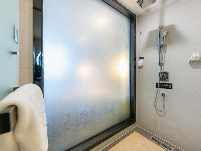 Bathroom 3, Lavande Hotel Zhongshan Shaxi, Zhongshan