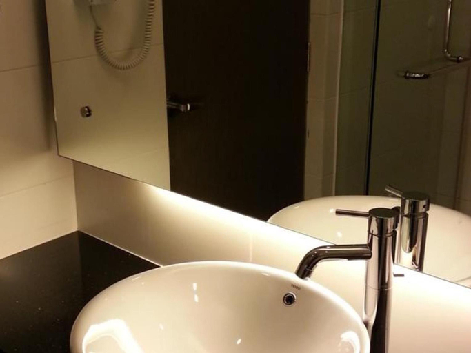 Bathroom 4, Hotel Capital Kota Kinabalu, Kota Kinabalu