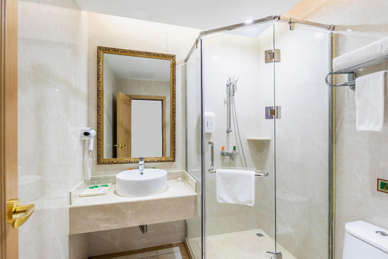 Bathroom 4, Vienna Hotel Jinshan Road Yiyang, Yiyang