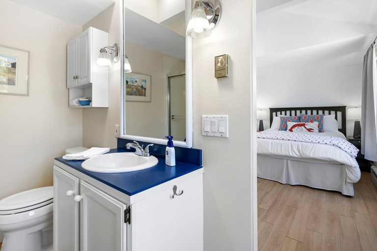 Bathroom 3, Bay View on Camden Harbor Condo 2br, 2 Baths, AC, Fireplace, Knox