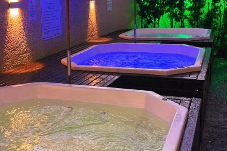 Outdoor spa tub, Pousada Villa di Luri, Penha
