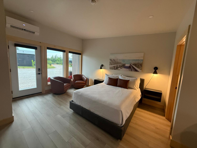 Bedroom 2, Royalty Maples Cottages & Motel, Queens