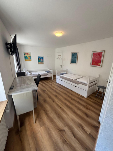 Bedroom 2, Haus zur Eiche Private 1 Zimmerstudios, Plessur