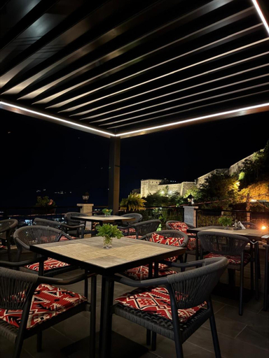 Food & Drinks 3, Hotel with Castle View, Gjirokastrës