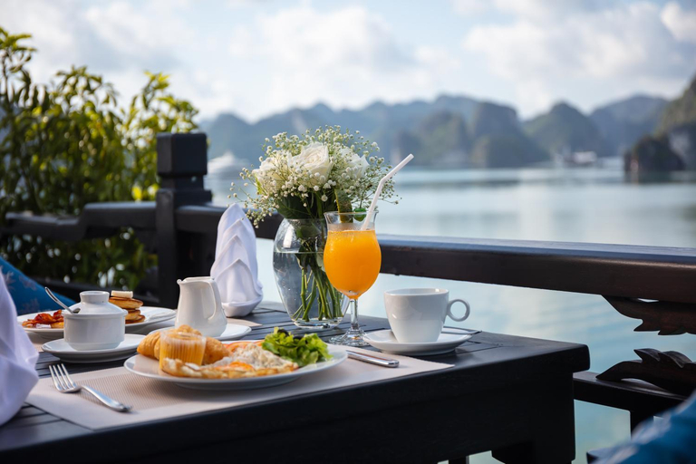 Food & Drinks 4, La Regina Grand Cruise, Hạ Long