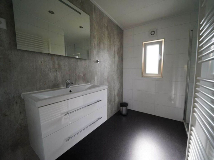 Bathroom, Holiday Home in Halfweg With Terrace, Haarlemmerliede c.a.