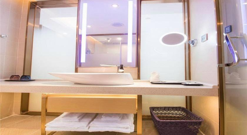 Bathroom 4, Lavande Hotel·Heping Parkson Plaza, Heyuan