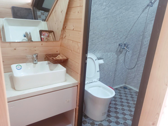 Bathroom, Khach San Nhiet Đoi Moc Chau, Mộc Châu