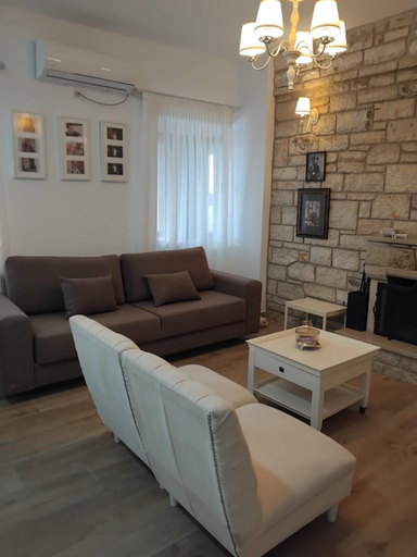Others 4, Vogklis House, Vlorës