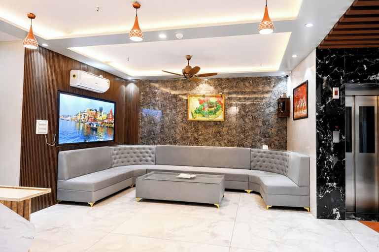 Lobby sitting area, Hotel B-M-R Near Assi Ghat, Varanasi