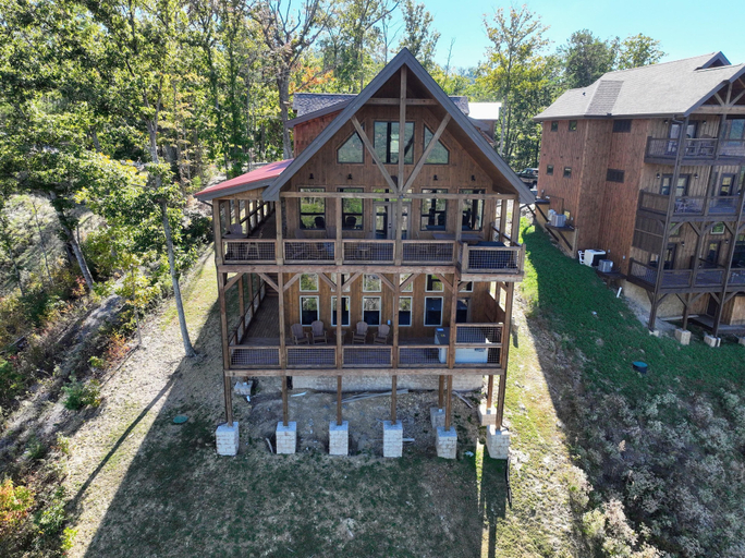 Exterior 5, Hilltop Hideaway, Sevier