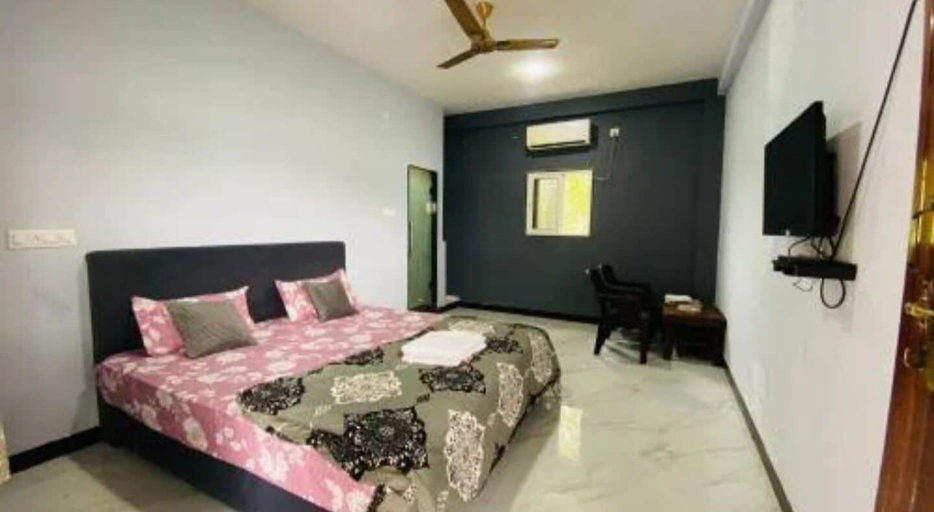 Room 2, Hotel Sagar, Dhar