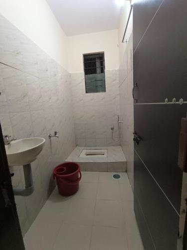 Others 3, Shri Vasant Lodge, Dharwad