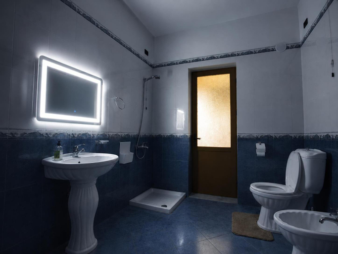 Bathroom 3, Afd, Vlorës