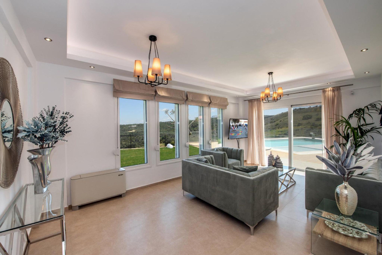 2, Luxury Villa Oasis, 11 bedrooms with Heated Pool, Crete