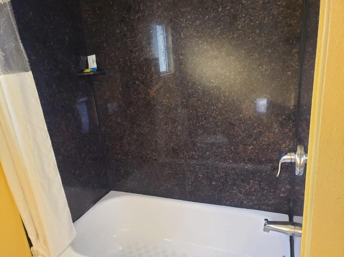 Bathroom 2, Providencia Motel, Los Angeles