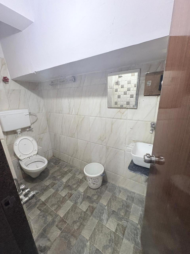 Bathroom, Hotel keshav, Ahmadabad