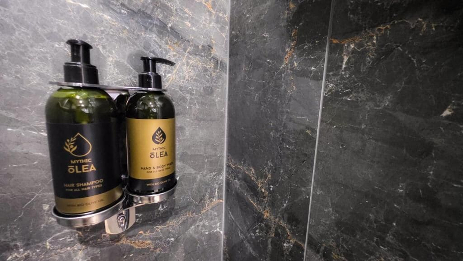 Bathroom amenities, Costa Mare Rooms, Central Macedonia