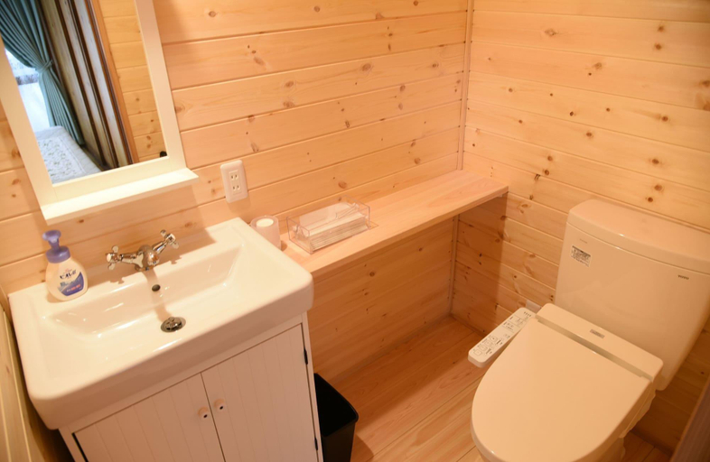 Bathroom 3, Pension Image House, Hara