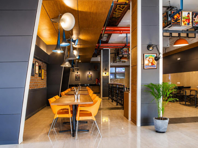 Food & Drinks 3, Max Hotels Jabalpur, Jabalpur