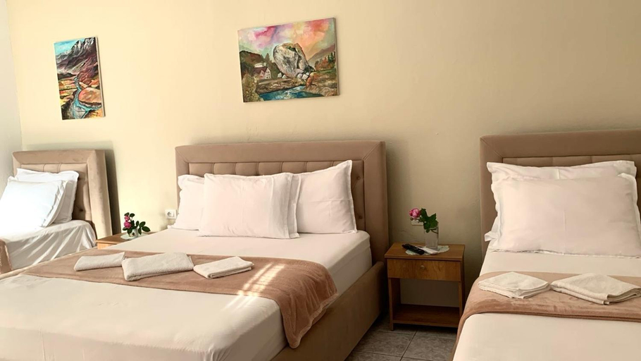 Bedroom 3, Garden Guest House, Përmetit