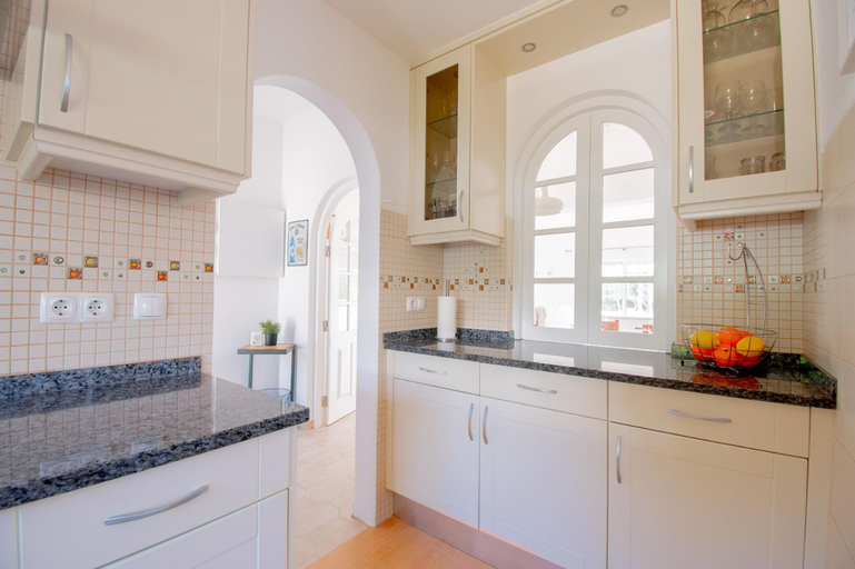 4, vdm: Superb villa on Vale do Milho with heated, Lagoa