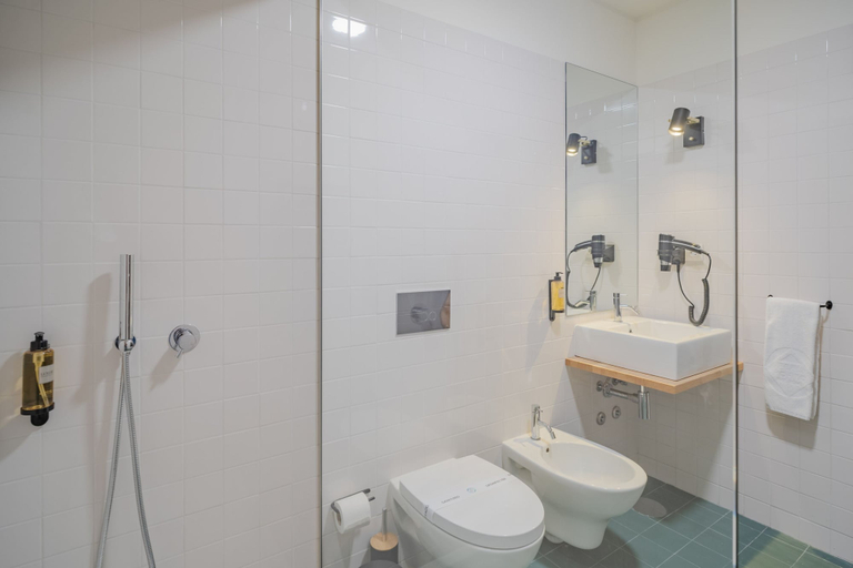 Others 4, Feel Corporate Housing Campanh 06, Porto